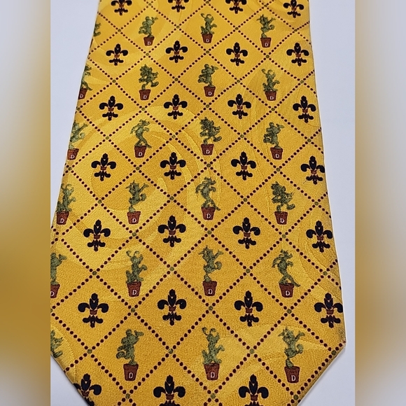 Yellow Patterned Tie - Picture 3 of 12